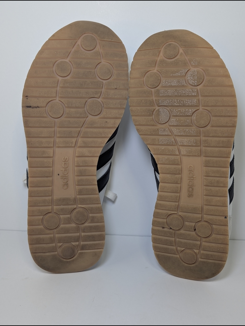 Adidas Run 70s 2.0 Women's Size 7.5 - Picture 8 of 8
